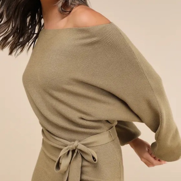 NWT LULUS Modern Comfort Olive Green Dolman Sleeve Mini Sweater Dress Small - Picture 3 of 12